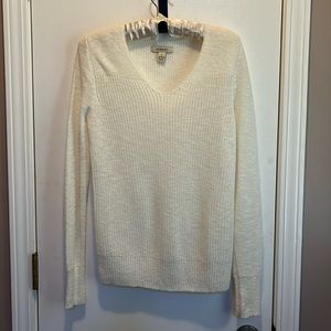 Light weight sweater. Great condition.